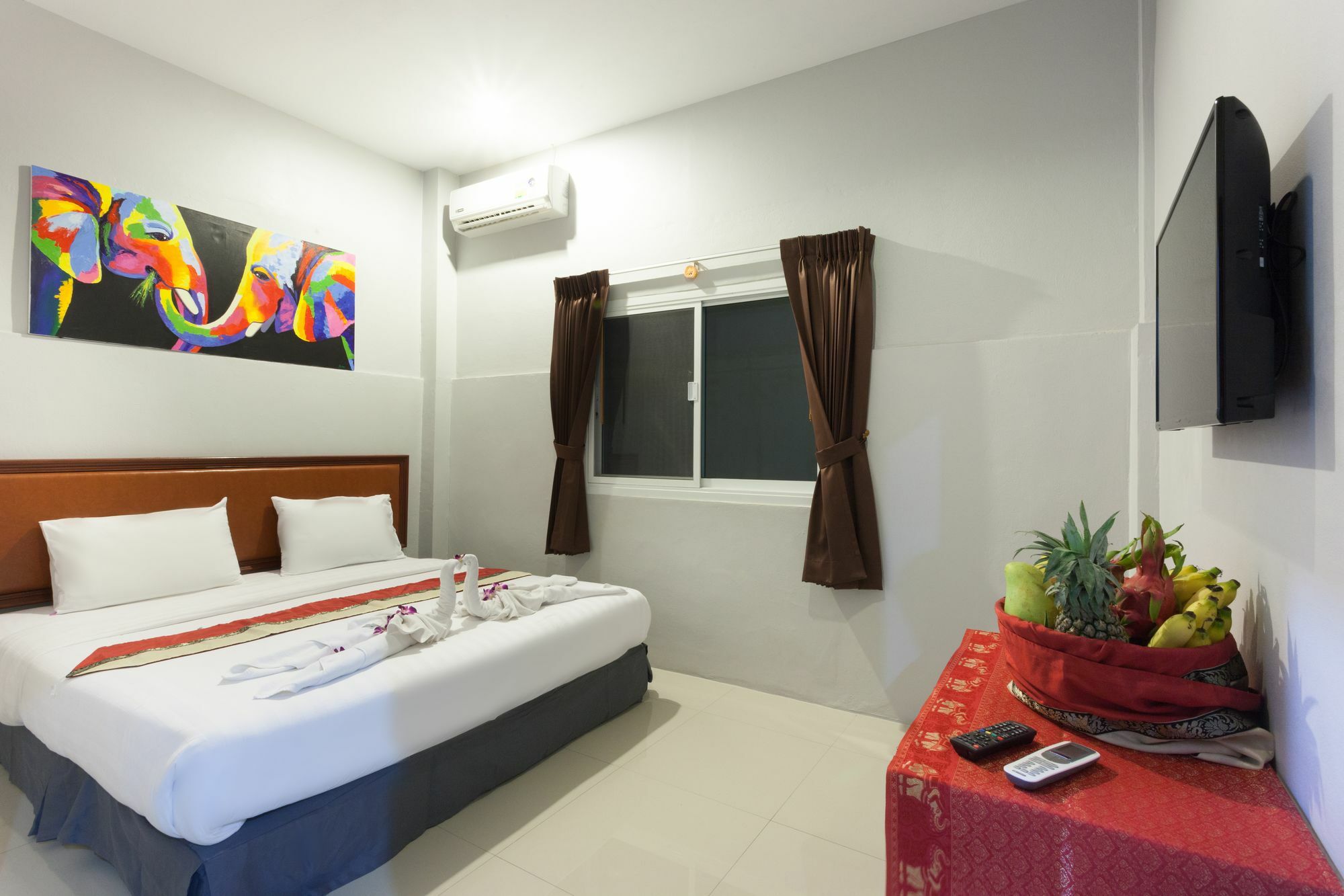 Freedom Hotel Patong Exterior foto