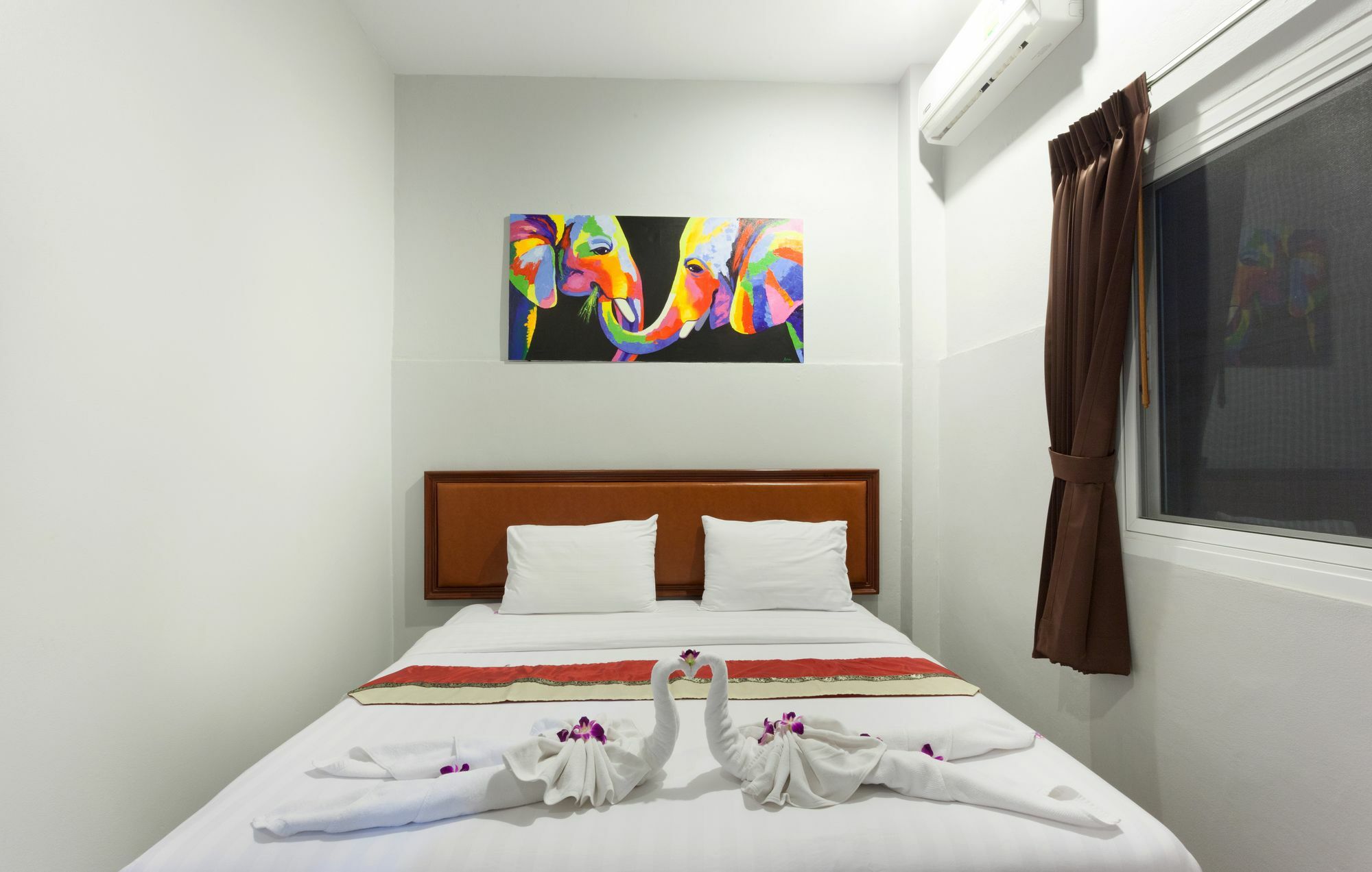 Freedom Hotel Patong Exterior foto